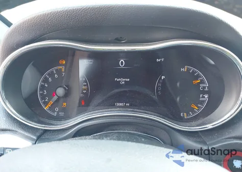 2015 Jeep Grand Cherokee Altitude z USA, uszkodzony, nr VIN 1C4RJFAG8FC196473